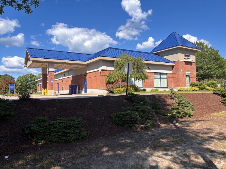 Primary Photo Of 1041 Ten Rod Rd, North Kingstown Bank For Lease