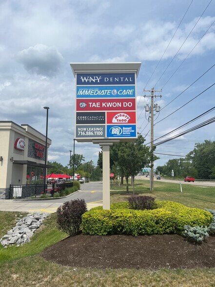 More Photos Of 3326-3356 Southwestern Blvd, Orchard Park General Retail For Lease