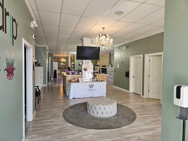 More Photos Of 34 Hempstead Tpke, Farmingdale Freestanding For Sale