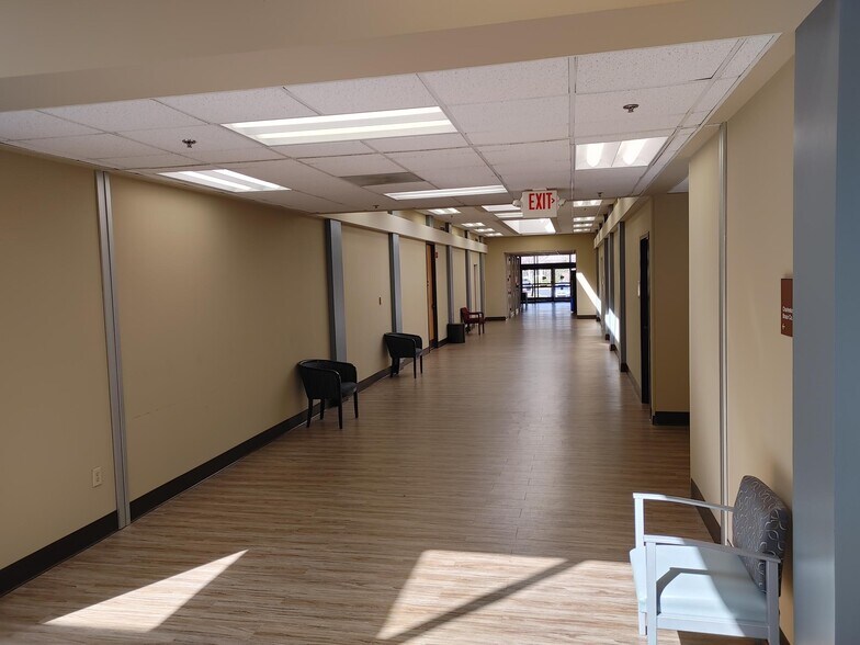 More Photos Of 2270 Ashley Crossing Dr, Charleston Medical For Lease