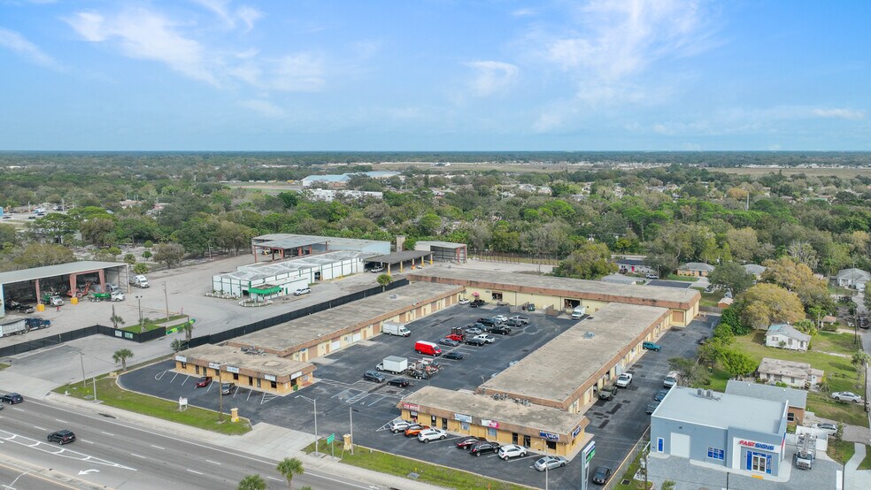 More Photos Of 3080 N Washington Blvd, Sarasota Flex For Lease