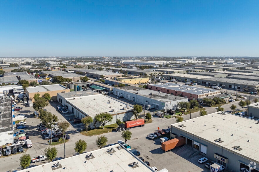 More Photos Of 8451 NW 66th St, Miami Warehouse For Lease