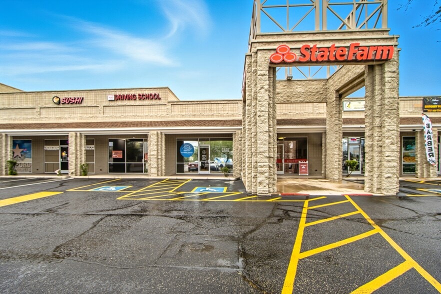 More Photos Of 21043 N Cave Creek Rd, Phoenix Storefront For Lease