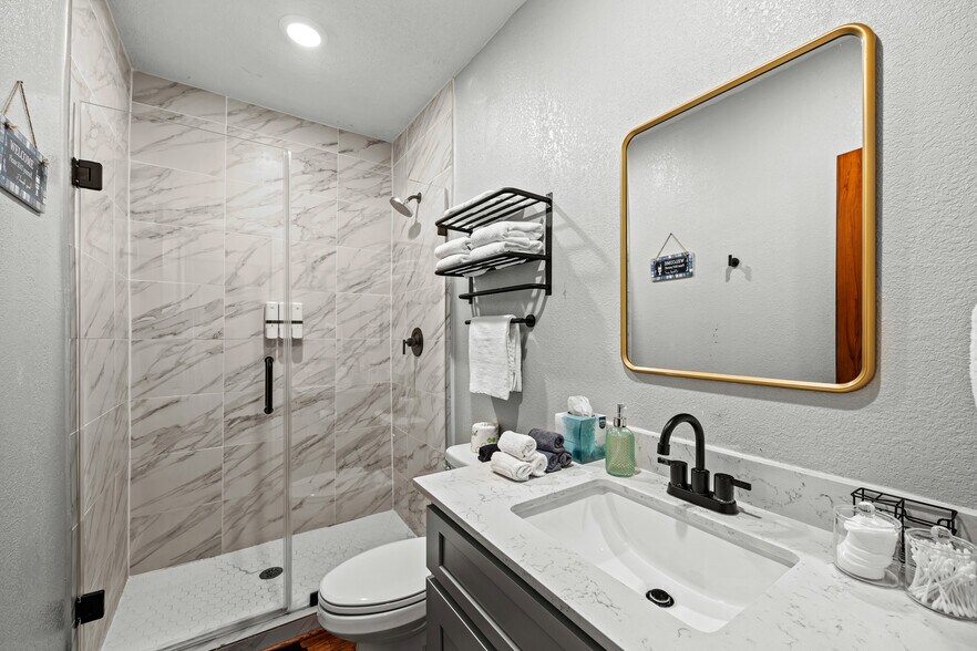 More Photos Of 2512 Calumet St, Houston Apartments For Sale