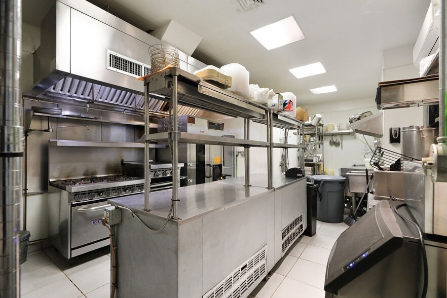 More Photos Of 34 W Merchant St, Audubon Restaurant For Sale