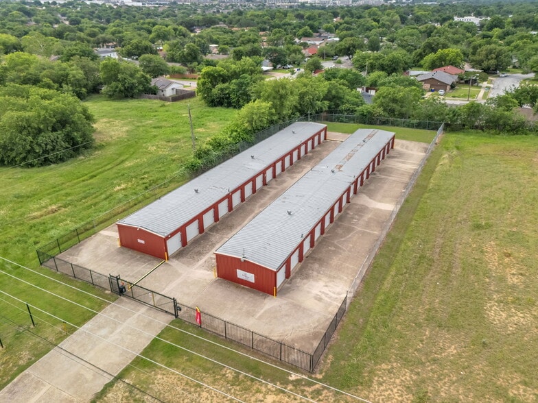 More Photos Of 5824 Watauga Rd, Watauga Self Storage For Sale