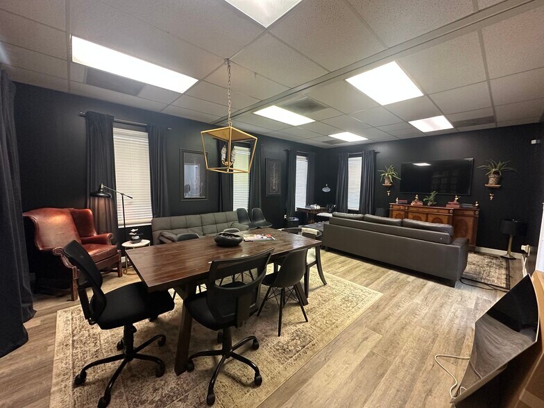 More Photos Of 22 Garlington Rd, Greenville Office For Lease