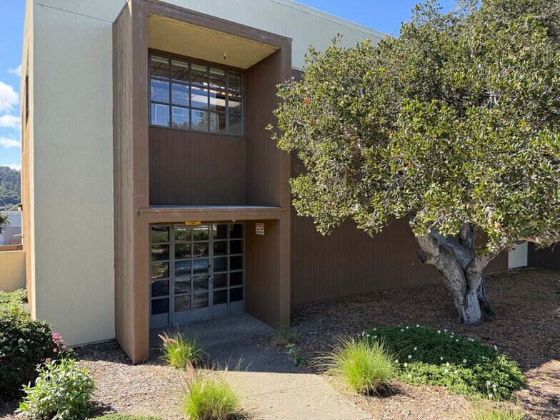 More Photos Of 5 Harris Ct, Monterey Unknown For Lease