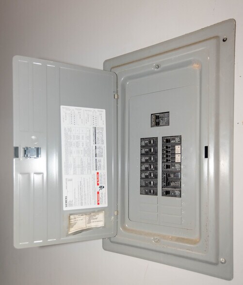 More Photos Of 2445 Lakeview Ave, Baltimore Apartments For Sale