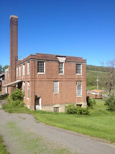 More Photos Of 147 Alpine Lake Rd, Terra Alta Office For Sale