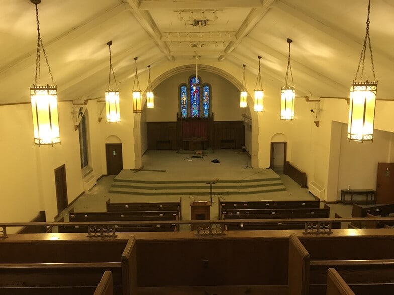 More Photos Of 433 Oak St, Dayton Religious Facility For Sale