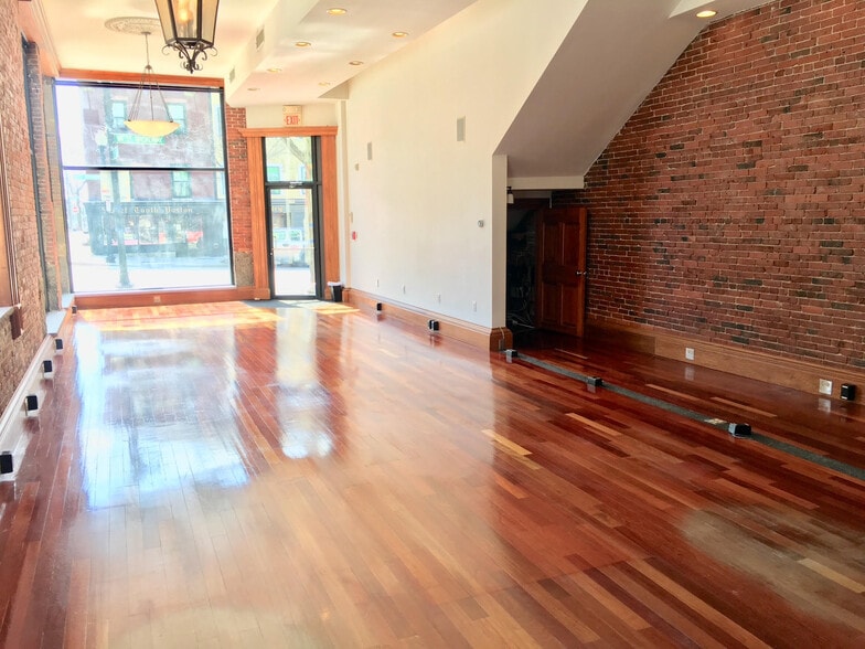 More Photos Of 366 W Broadway, Boston Storefront Retail Residential For Lease
