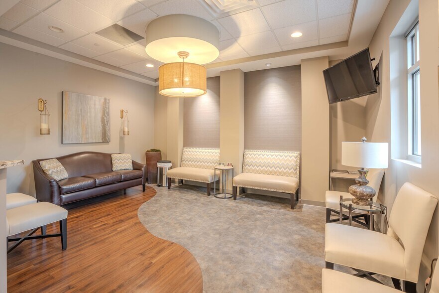 More Photos Of 1941 S Germantown Rd, Germantown Medical For Lease