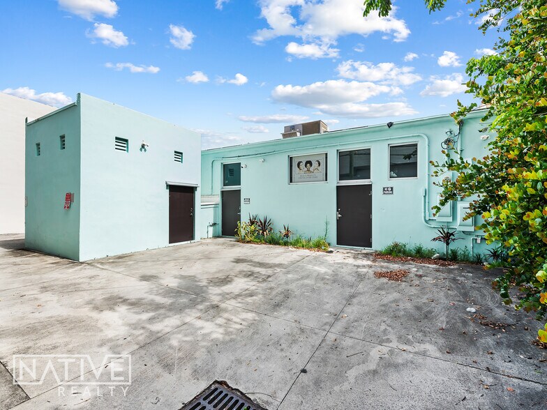 More Photos Of 2014-2016 Harrison St, Hollywood Storefront For Sale