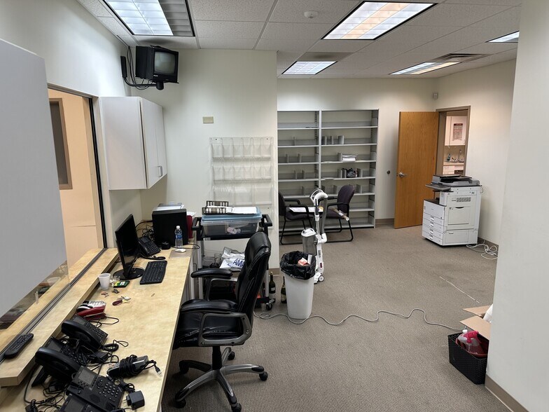 More Photos Of 461 Brown Blvd, Bourbonnais Medical For Lease