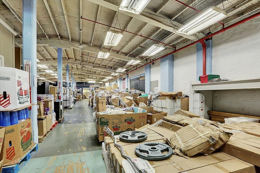 More Photos Of 701 E Hay St, York Warehouse For Lease