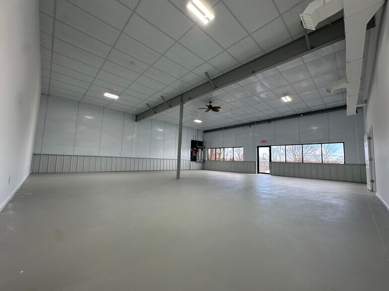 More Photos Of 238 Norwich Rd, Plainfield Industrial For Sale