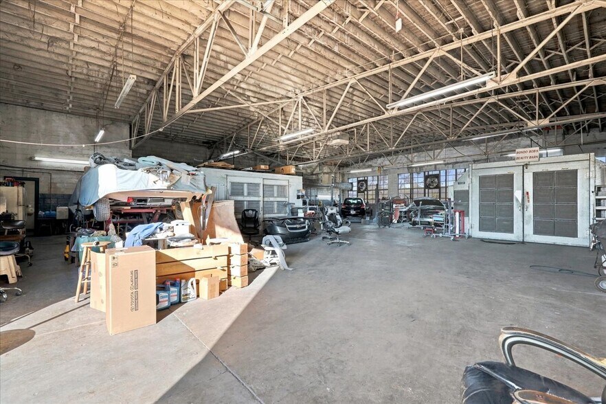 More Photos Of 529 E Broadway Ave, Maryville Auto Repair For Sale