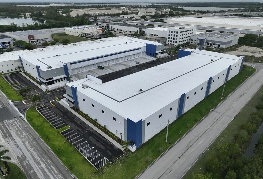 More Photos Of 11550 NW 124th St, Medley Unknown For Lease