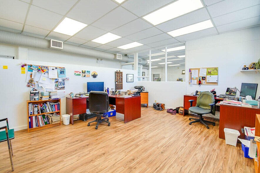 More Photos Of 4918 Napier St, Port Alberni Flex For Sale