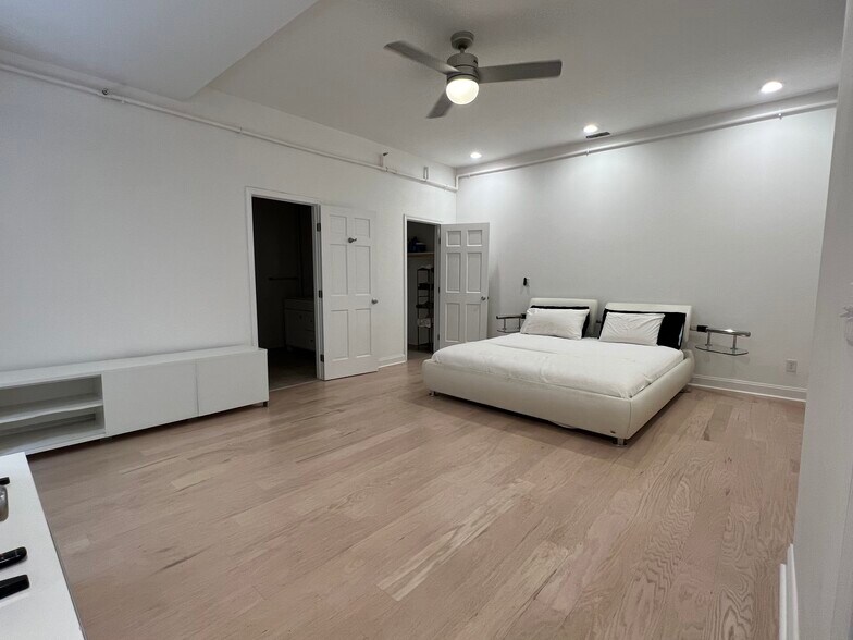 More Photos Of 22 Campbell Ave SE, Roanoke Storefront Retail Residential For Sale