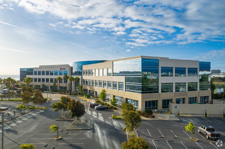 More Photos Of 7000 Shoreline Ct, South San Francisco Research And Development For Lease
