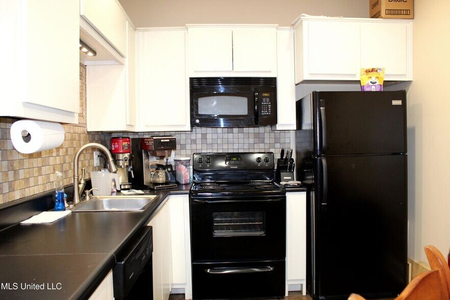 More Photos Of 2205 Petit Bois St, Pascagoula Warehouse For Sale