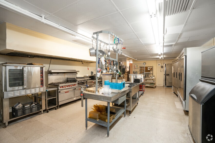 More Photos Of 1415 W Washington St, Brownsville Healthcare For Sale