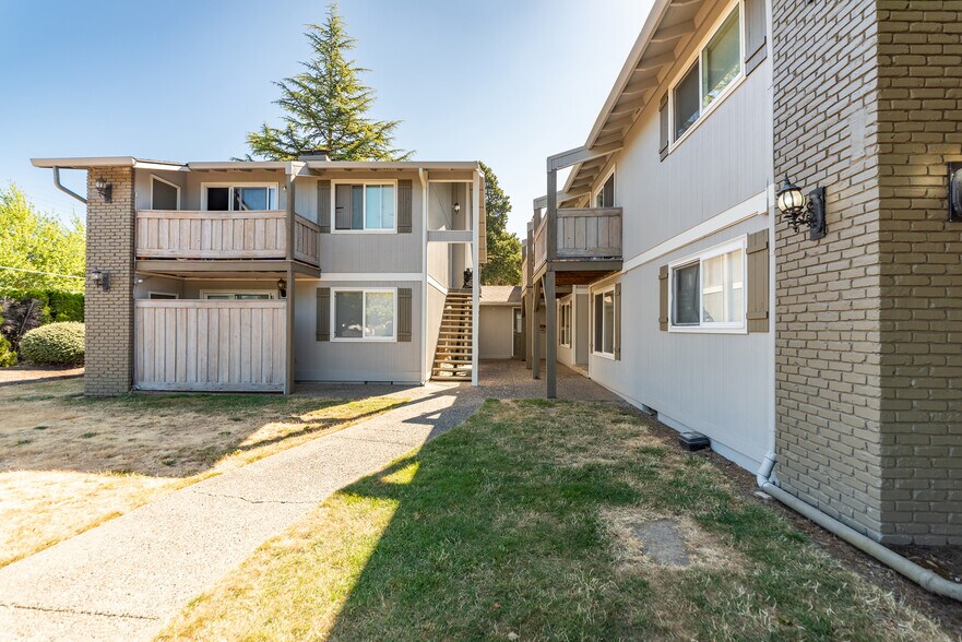 More Photos Of 3240-3320 NE 8th St, Gresham Apartments For Sale