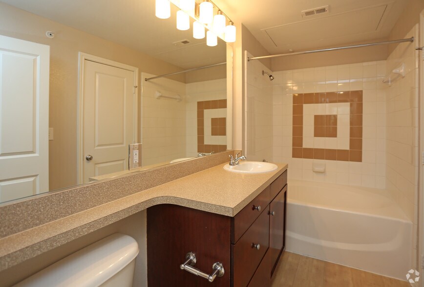 More Photos Of 2000 E Arapaho Rd, Richardson Apartments For Lease