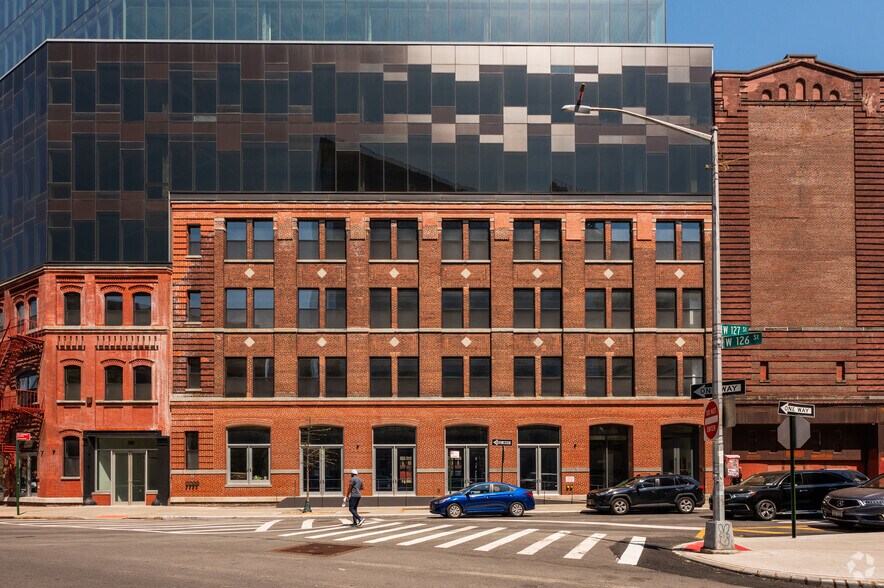 More Photos Of 439-449 W 127th St, New York Office For Lease