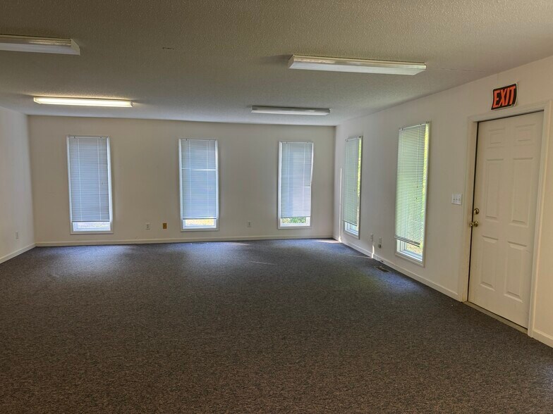 More Photos Of 121 Sparta Hwy, Eatonton Medical For Sale