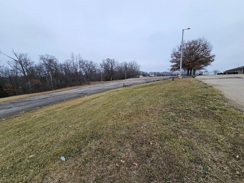 More Photos Of 1920 Bob Griffin Rd, Cameron Hotel For Sale