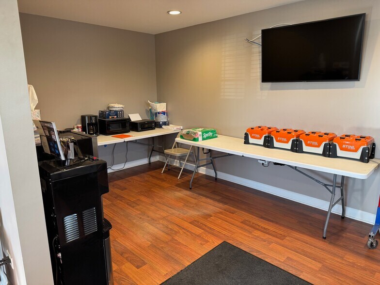 More Photos Of 2128 Gould Ct, Rockdale Warehouse For Sale