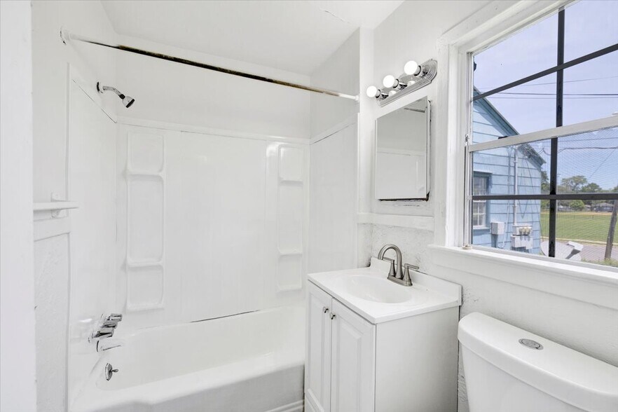 More Photos Of 3005 Avenue J, Birmingham Apartments For Sale