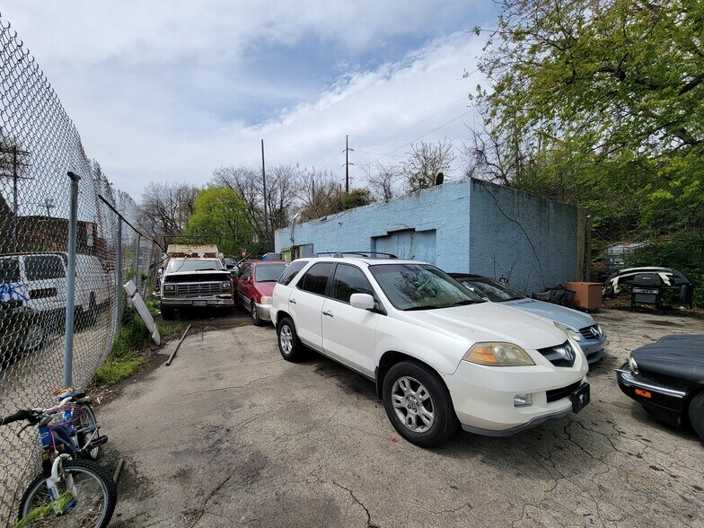 More Photos Of 1757-1765 Windrim Ave, Philadelphia Auto Repair For Sale