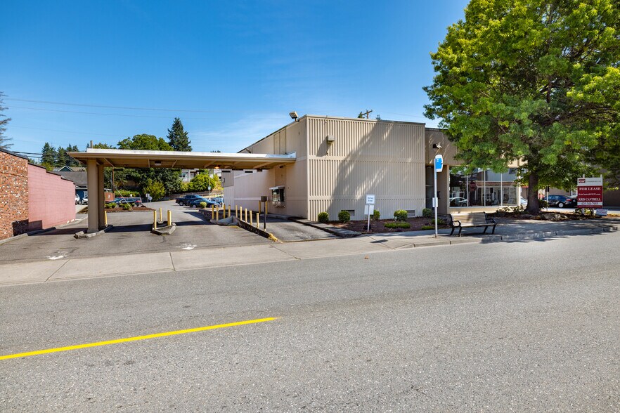 More Photos Of 501 N Olympic Ave, Arlington Bank For Lease