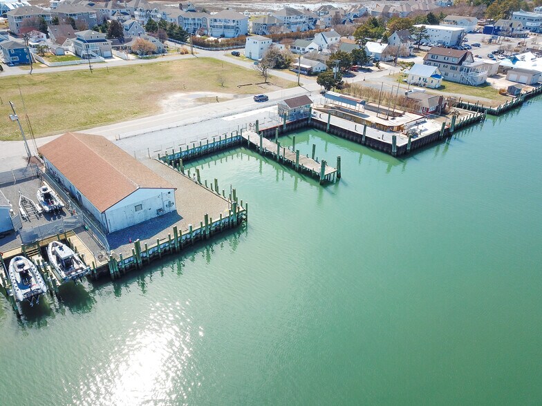 More Photos Of 12907 Harbor Rd, Ocean City Marina For Sale