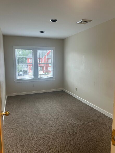 More Photos Of 413 Alfred Rd, Biddeford Office For Lease