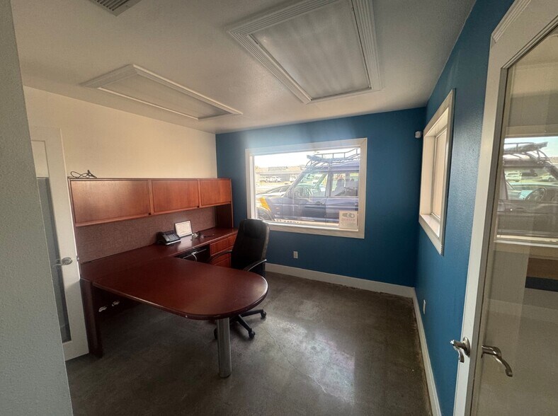 More Photos Of 3711 Vegas Dr, Las Vegas Office For Lease