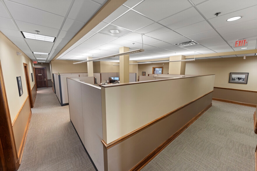 More Photos Of 526 2nd Ave SE, Cedar Rapids Office For Sale