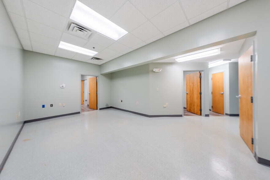 More Photos Of 205 SE Catawba Rd, Port Clinton Freestanding For Lease