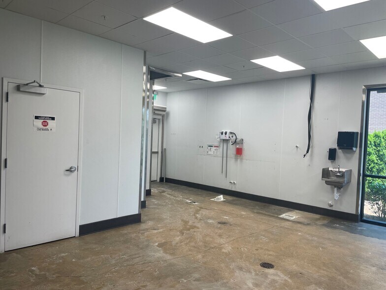 More Photos Of 8011 Liberty Pky, Vestavia Unknown For Lease