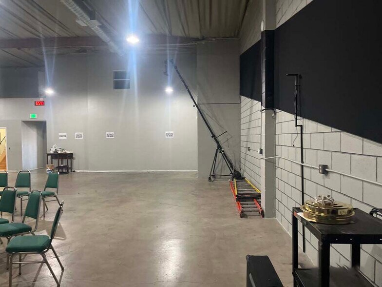 More Photos Of 747 Milford St, Glendale Warehouse For Lease