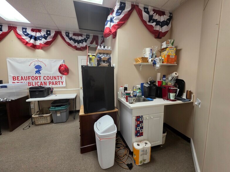 More Photos Of 149 Riverwalk Blvd, Ridgeland Storefront Retail Office For Sale