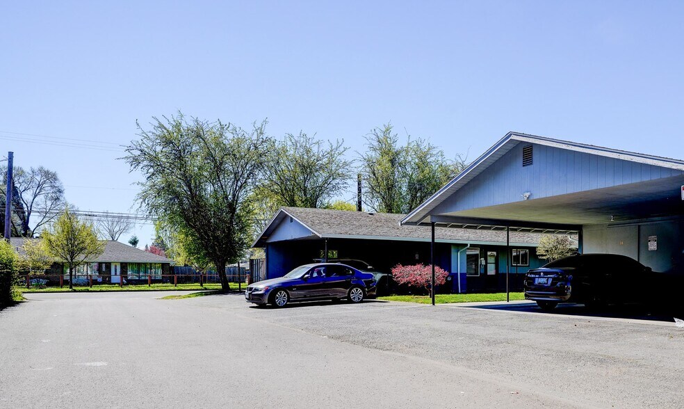 More Photos Of 1049 SE Walnut St, Hillsboro Apartments For Sale