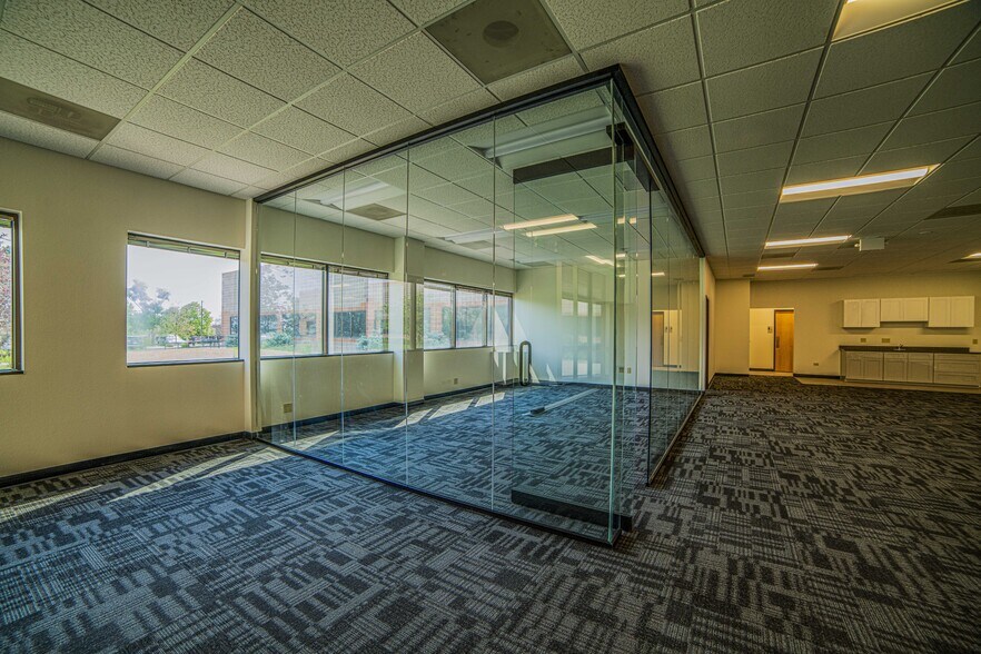 More Photos Of 1915 Aerotech Dr, Colorado Springs Office For Lease