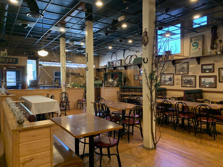 More Photos Of 104 McNaught St, Roy Freestanding For Lease