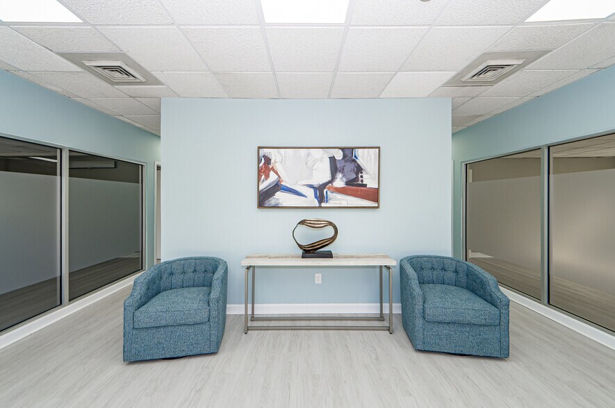 More Photos Of 2155 N Park Ln, Charleston Office For Lease