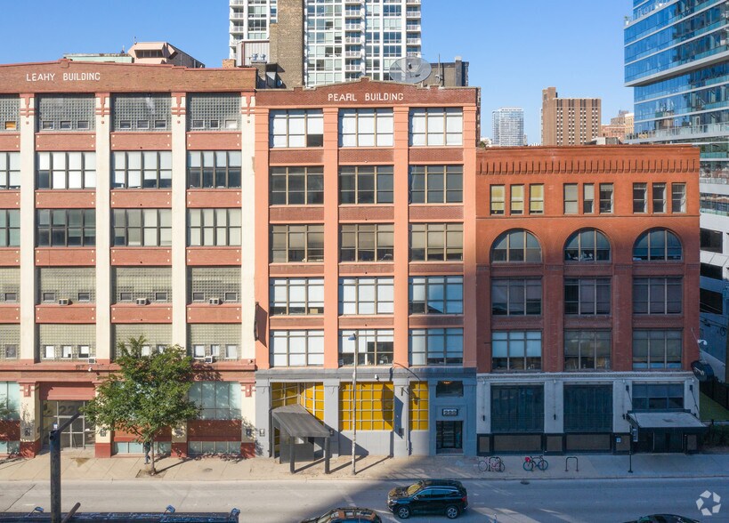 More Photos Of 222 W Ontario St, Chicago Loft Creative Space For Lease